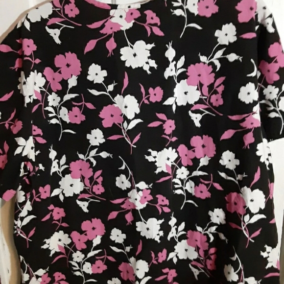 Scrub top - Picture 8 of 9